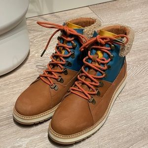 TOMS water resistant Mesa booties